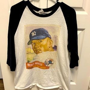 3/4 sleeve Mickey mantle card shirt